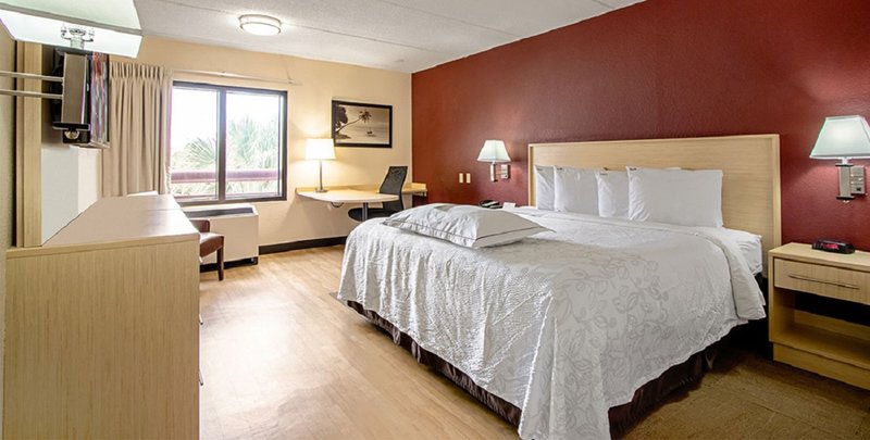 red roof inn plus miami airport