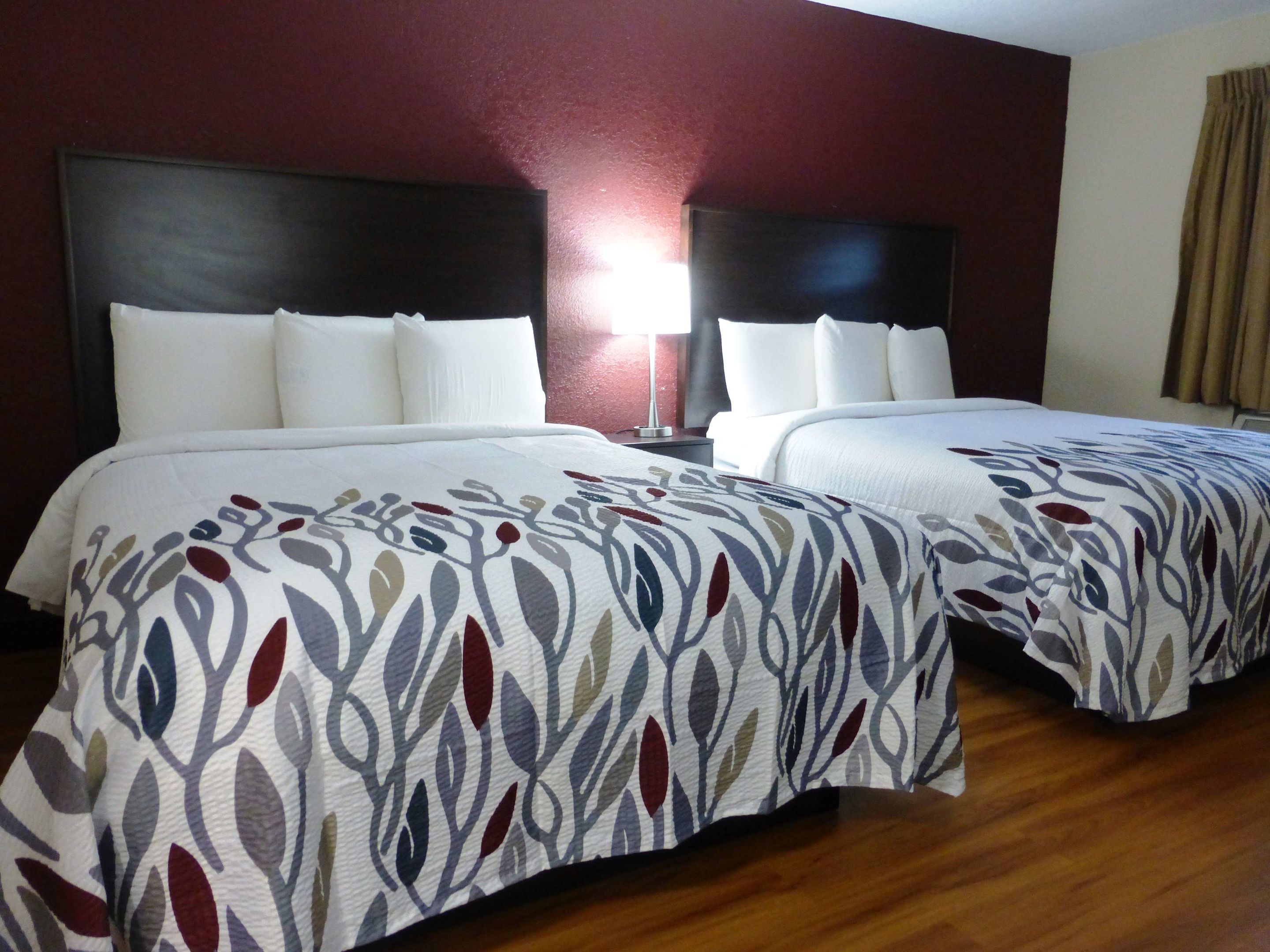 red roof inn des moines