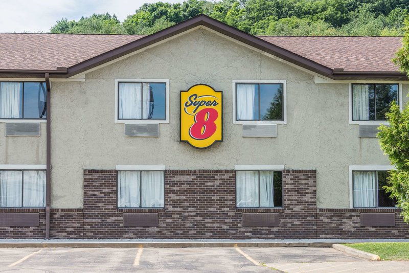 Super 8 By Wyndham Delmont