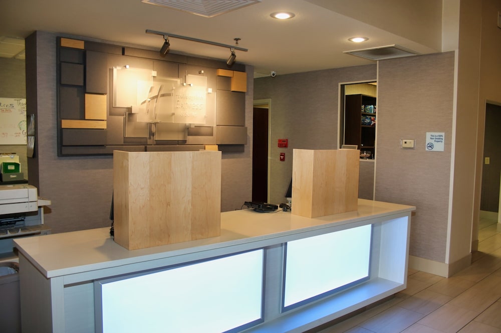 holiday inn express and suites douglas by ihg