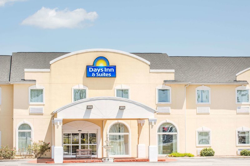 days inn and suites by wyndham swainsboro