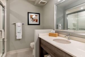 Quality Inn & Suites Amsterdam,Woodstock>>Fredericton,3 star