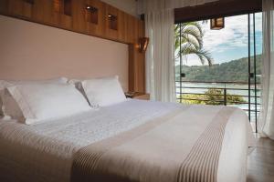 Ponta Dos Ganchos Exclusive Resort,Canajure Beach>>Governador Celso Ramos,5 star