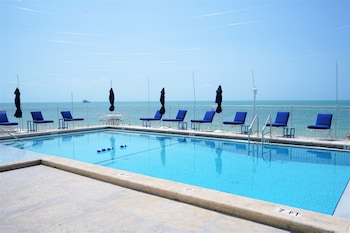 glunz ocean beach hotel and resort