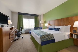 Sol Cypress San Antonio; Marriott Tribute Portfolio,Downtown San Antonio>>Bexar County,4 star
