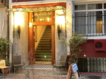 antique hostel and guesthouse