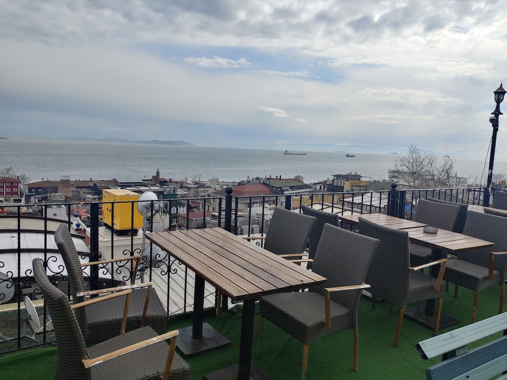 antique hostel and guesthouse