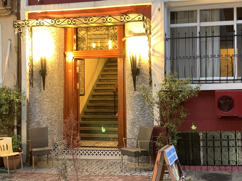 antique hostel and guesthouse
