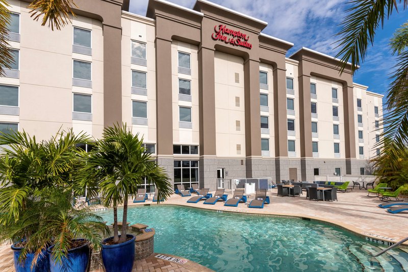 Hampton Inn & Suites Fort Myers - Colonial Blvd