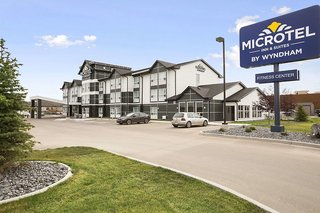 microtel inn and suites by wyndham blackfalds red deer north