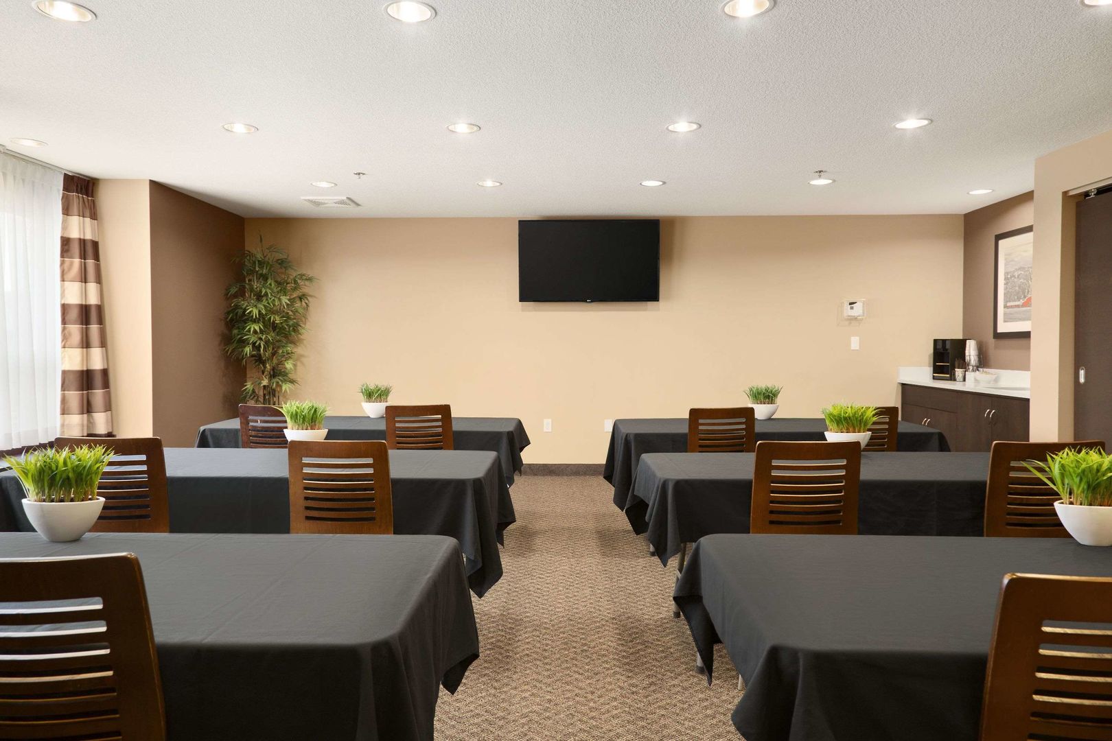 microtel inn and suites by wyndham blackfalds red deer north
