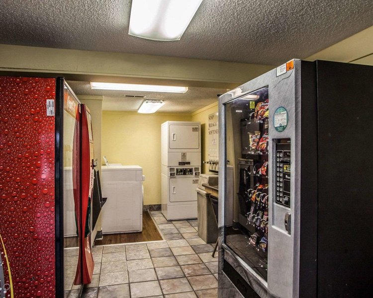 relax inn saint charles