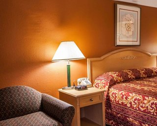 relax inn saint charles