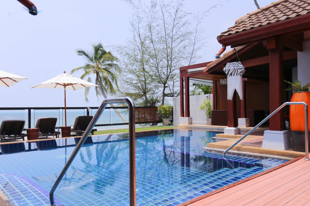 pao jin poon beach front villa