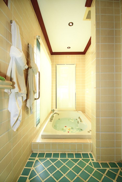 pao jin poon beach front villa