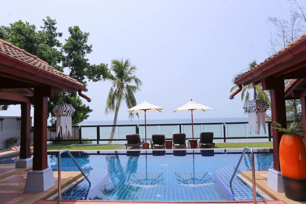 pao jin poon beach front villa