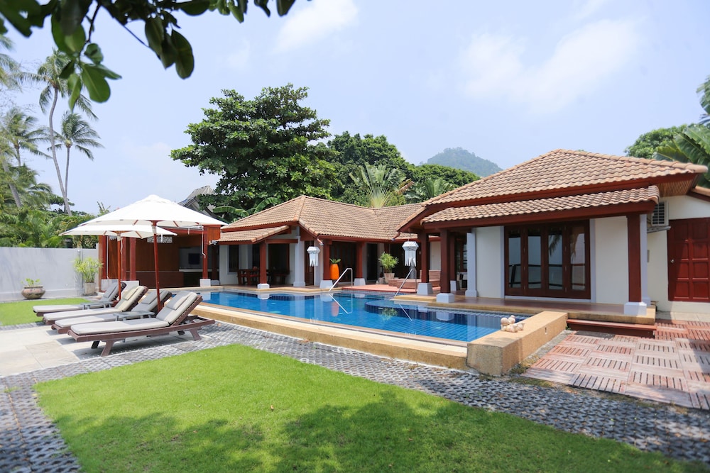 pao jin poon beach front villa