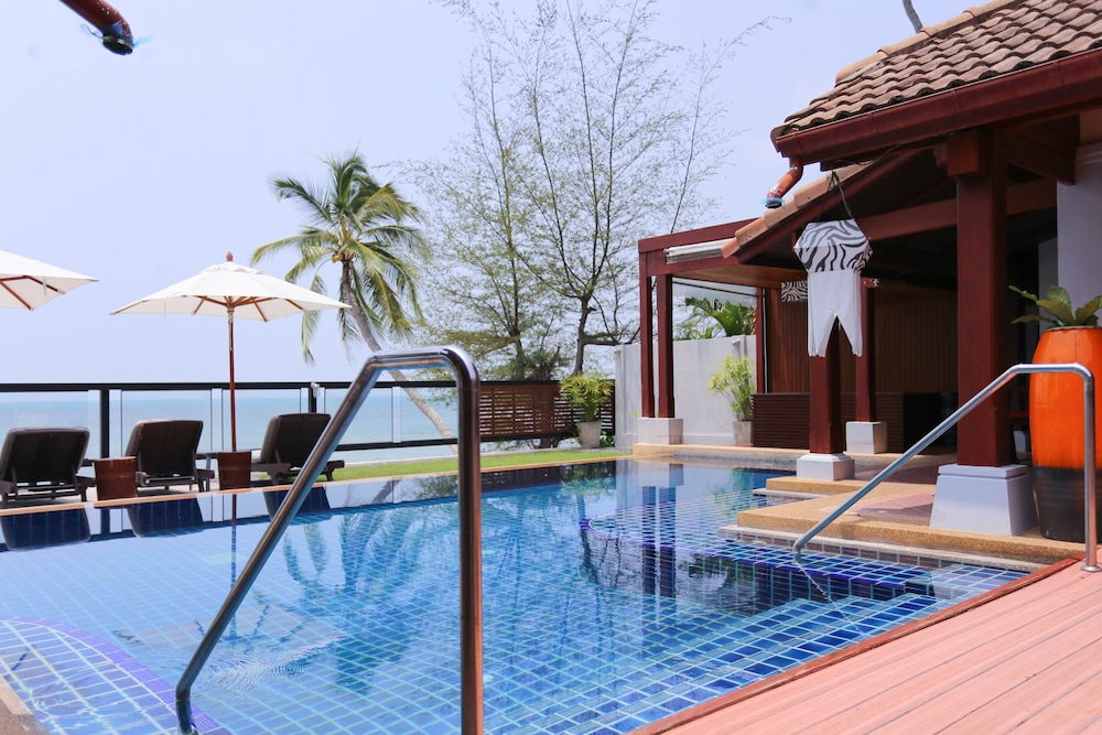 pao jin poon beach front villa