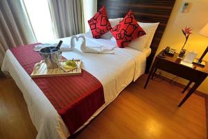 lancaster hotel manila