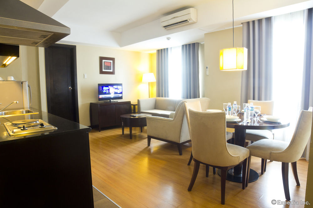 Lancaster Hotel Manila,Near Sm Megamall,4 star