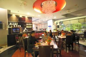 lancaster hotel manila