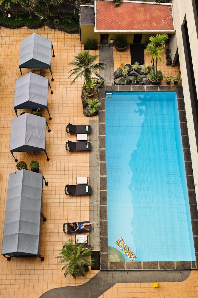 copacabana apartment hotel