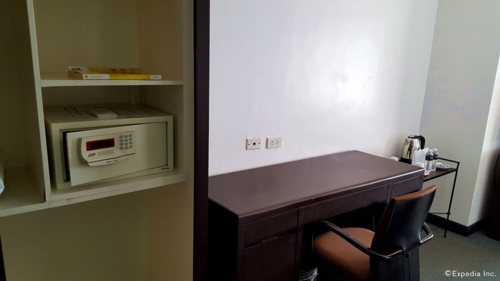 Aim Conference Center Manila,Mandaluyong>>Makati,3 star