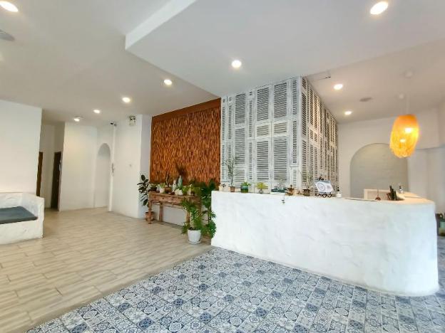 royal beach view suites