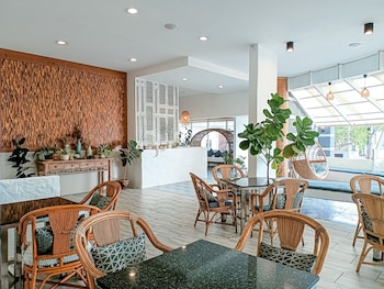 royal beach view suites