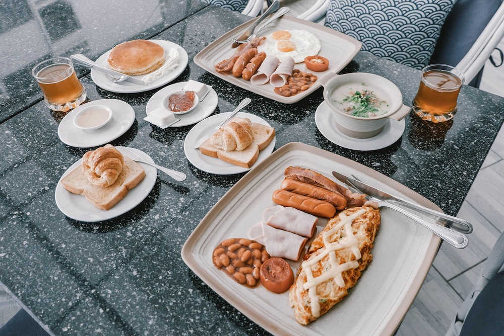 royal beach view suites