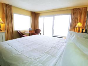 emerald shores resort