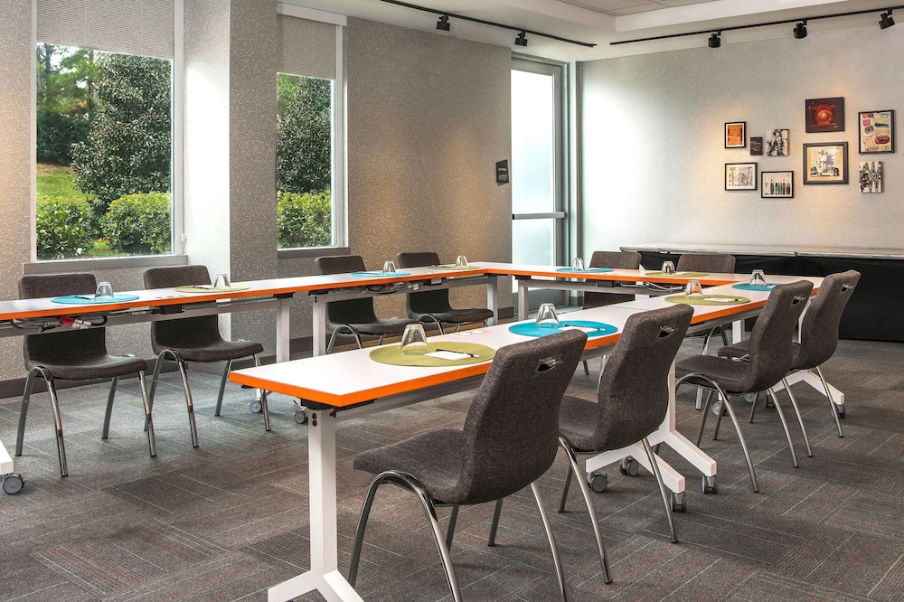 aloft charlotte ballantyne