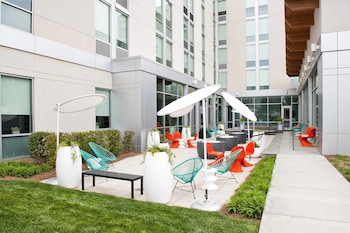 aloft charlotte ballantyne