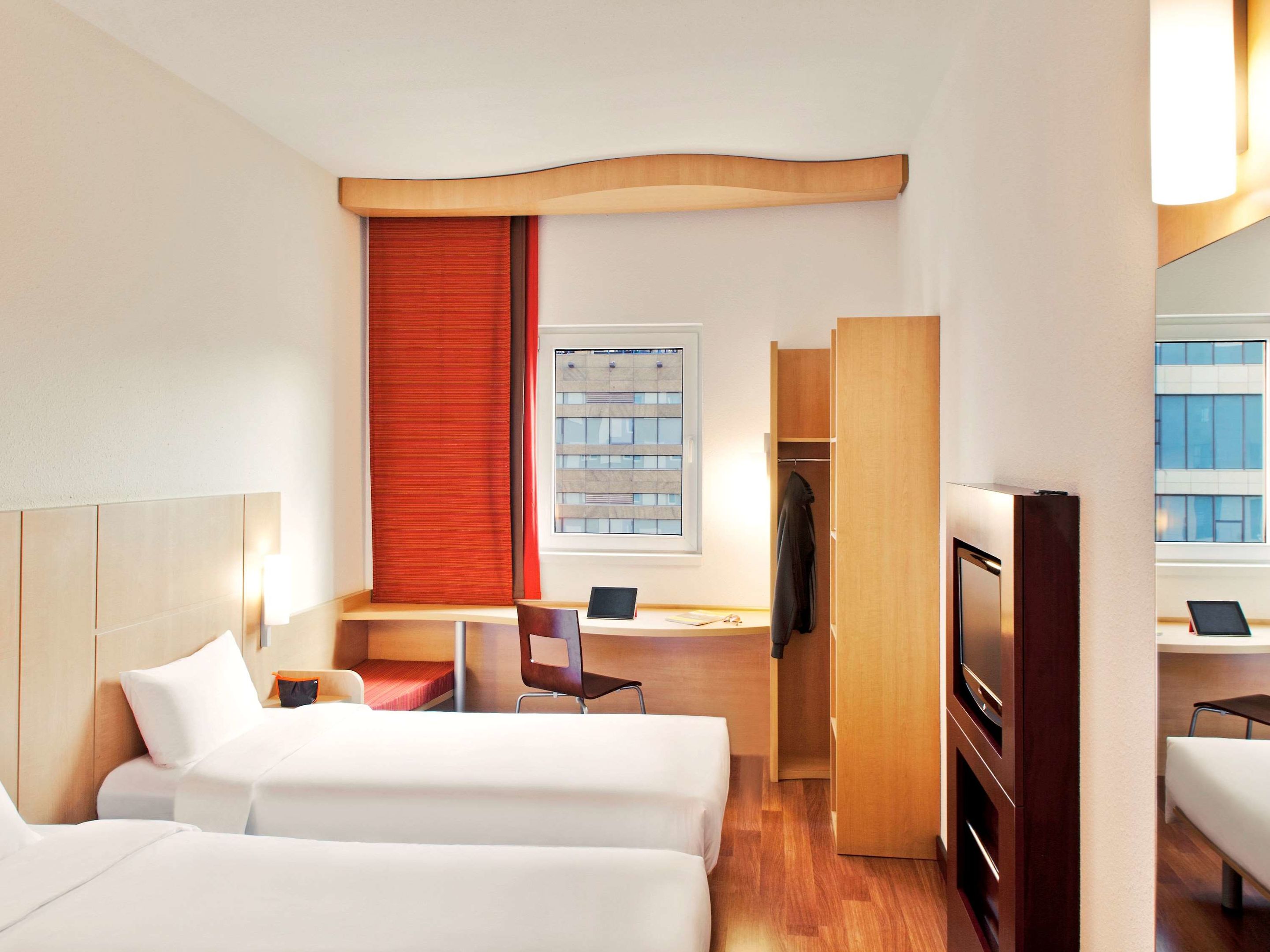 ibis shanghai chengshan road hotel