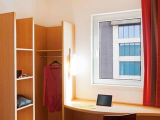 ibis shanghai chengshan road hotel