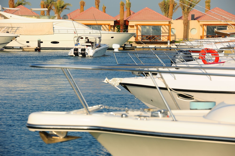 al bander hotel and resort