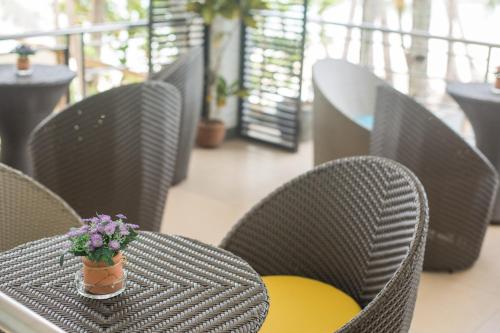 grand blue beach hotel