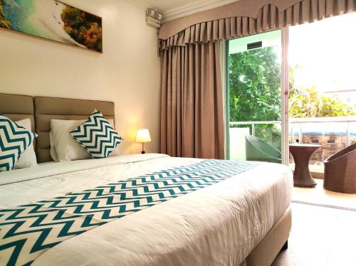 grand blue beach hotel