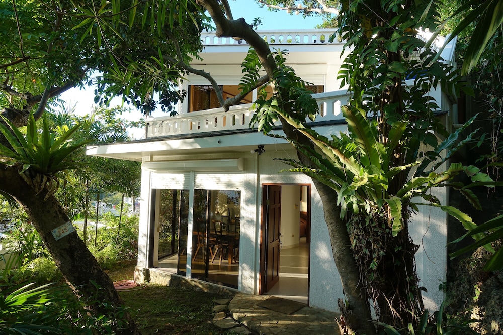 argonauta boracay boutique hotel with apartments and villas