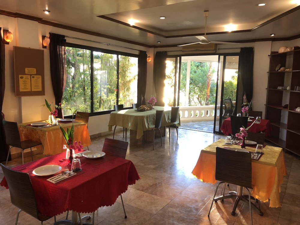 argonauta boracay boutique hotel with apartments and villas