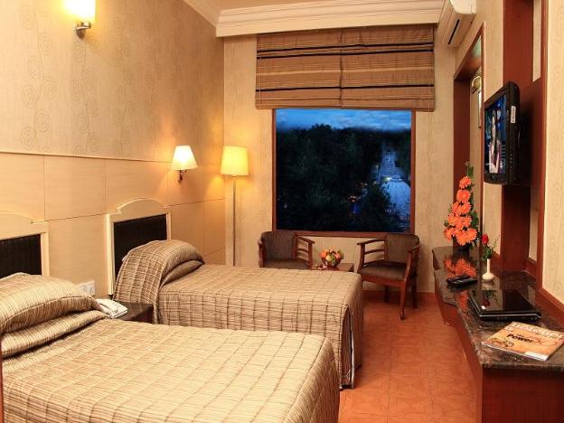 hotel basant residency