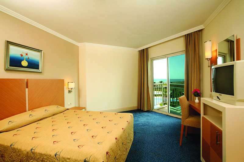 crystal admiral resort suites and spa