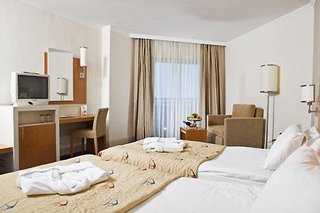crystal admiral resort suites and spa