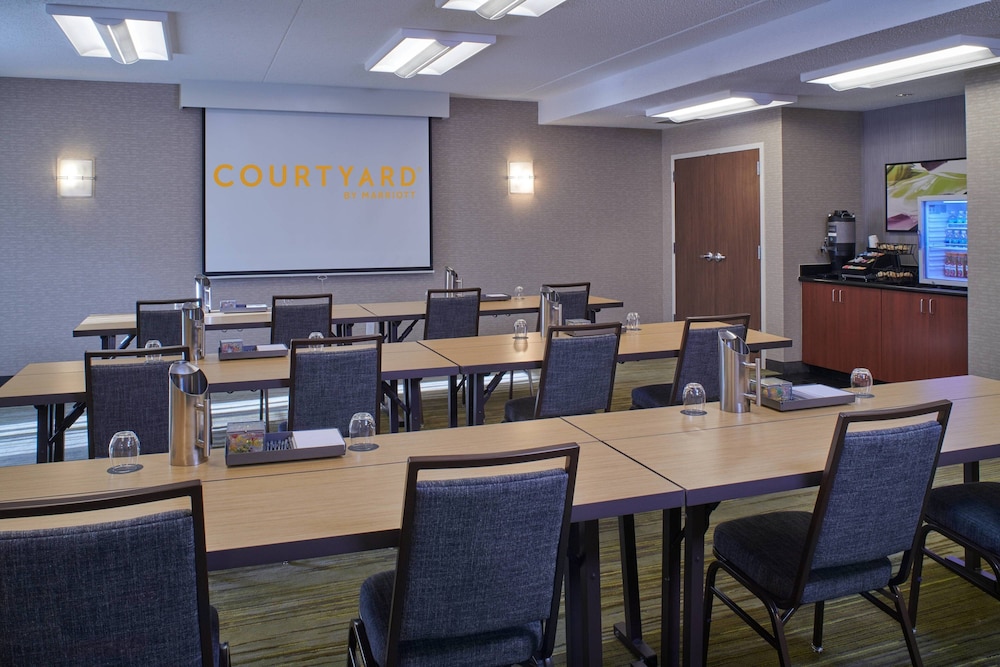 courtyard by marriott indianapolis castleton
