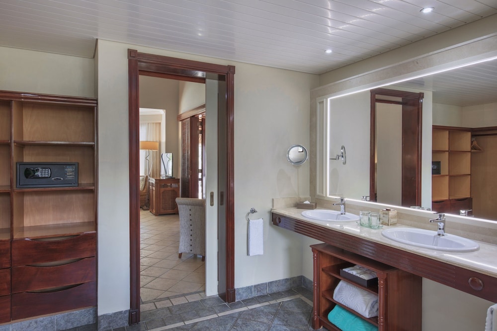 dinarobin beachcomber golf resort and spa
