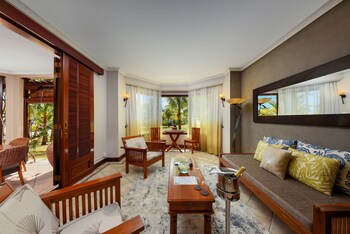 dinarobin beachcomber golf resort and spa