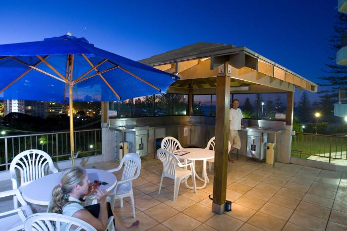 gemini court holiday apartments