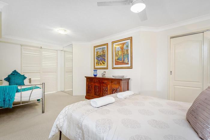 gemini court holiday apartments