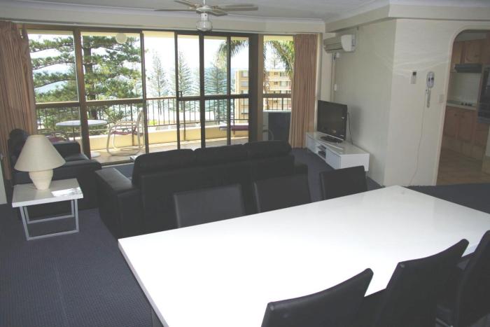 gemini court holiday apartments