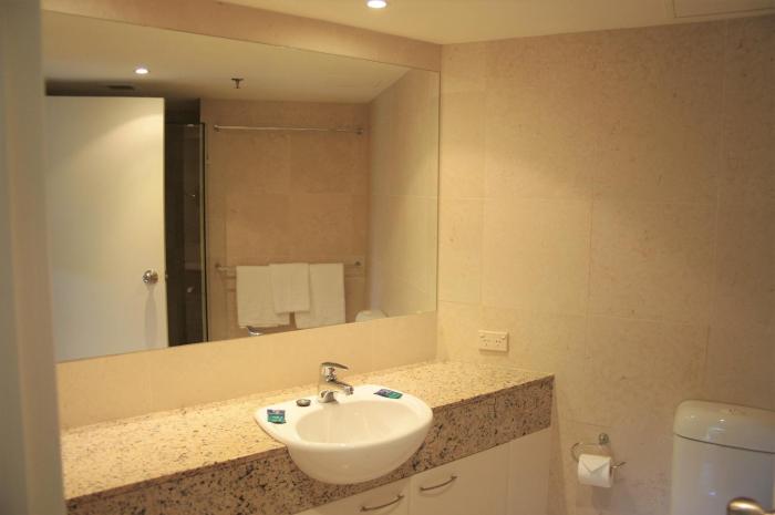 gemini court holiday apartments